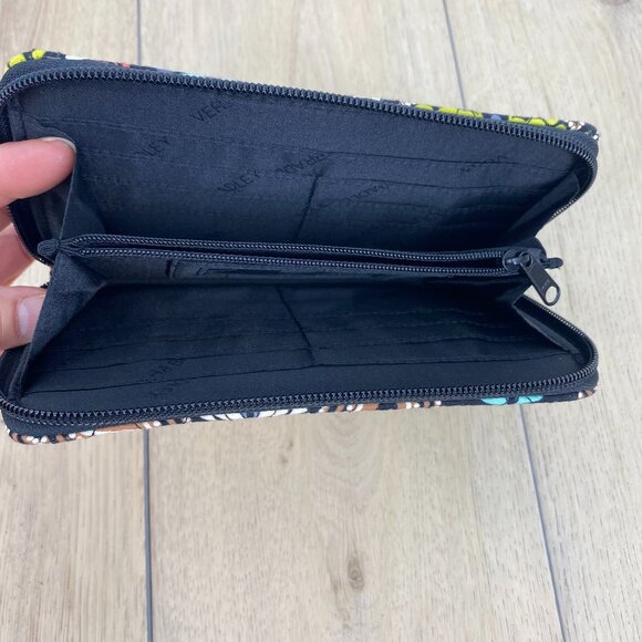 Vera Bradley Retired Sierra Pattern Zip Around Wallet - Picture 3 of 9